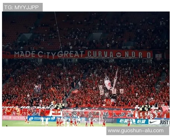 10月26日足球明星闪耀赛场精彩瞬间回顾与分析