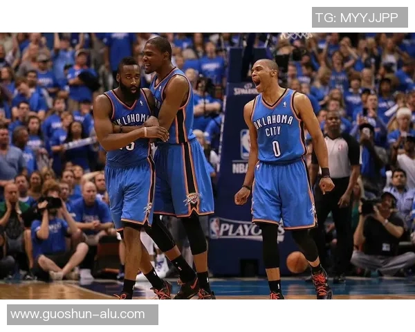 壮篮球明星的成长之路与辉煌成就解析